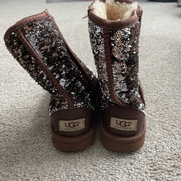 Reversible Cheetah Sequin UGGs - Picture 2 of 6